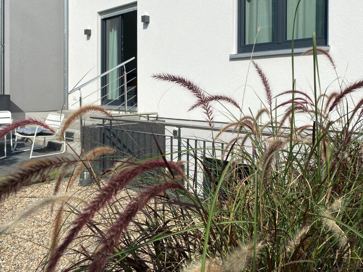 Modernes Apartment, Terrasse Und Garten Am Lilienthalpark Im Suedwesten Berlins Exterior photo
